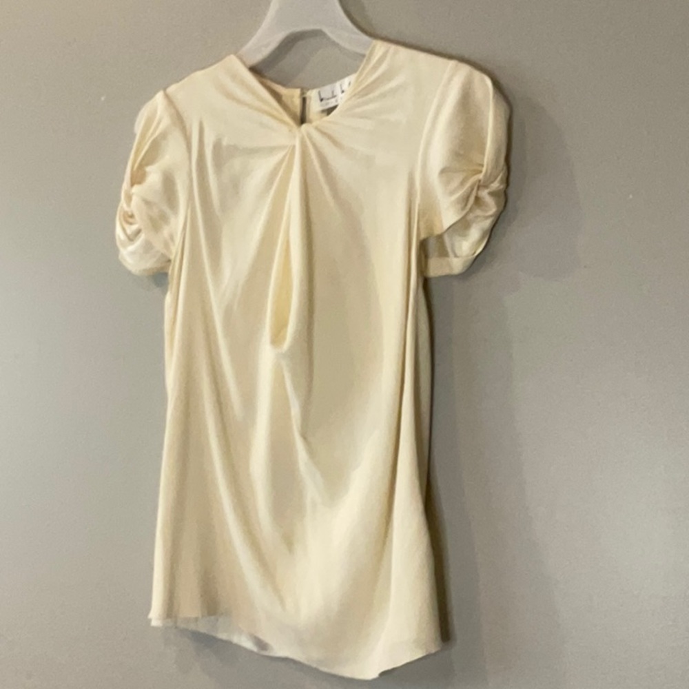 EUC Nicole Miller Collection Cream Women's Silky top - Picture 7 of 7
